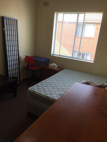 Furnished ROOM FOR RENT -for single female Near UNSW at kingsford
