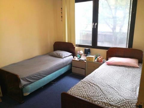 Bed available for a girl close to Darling Harbour