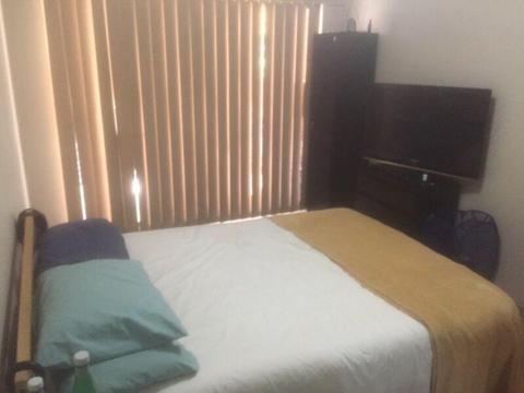 City - Large private single room