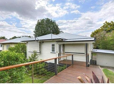 One bright room between Greenslopes and Annerly