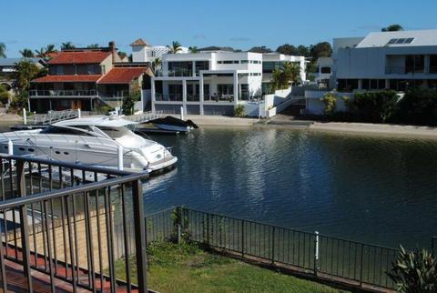 ROOOM WITH WATER VIEW