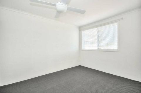 LARGE PRIVATE ROOM FOR RENT