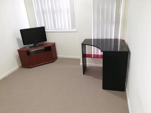 Room for rent coomera