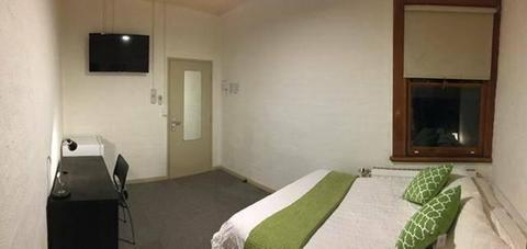 Great Room in Carlton! All inc $315 pw (One person) all inc