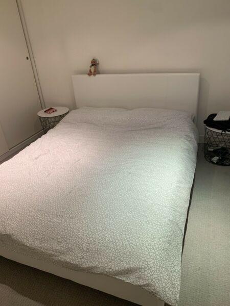 Masterbedroom QV apartment couple available