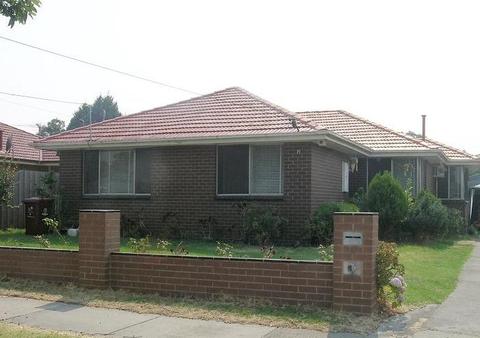 Springvale South Room available (incl bills)