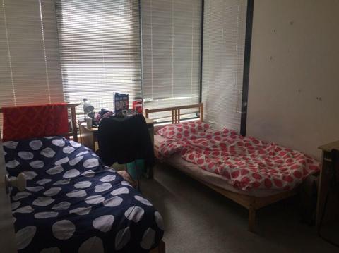 Melbourne cbd) share room is available for a clean female!