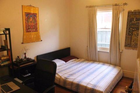 Room for Rent in COBURG