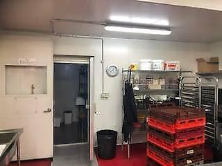 COMMERCIAL KITCHEN FOR LEASE