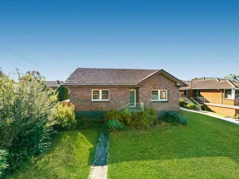 Parramatta 4 br house Great sized family home in quiet setting