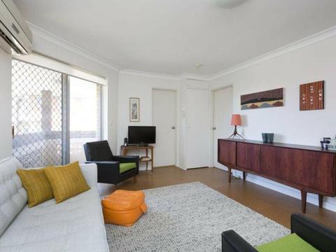 Lovely and peacefull 1-bedroom apartment in Dulwich hill. Lease take o