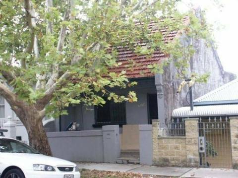 A 4 Bedroom part furnished House to rent in Glebe/Annandale