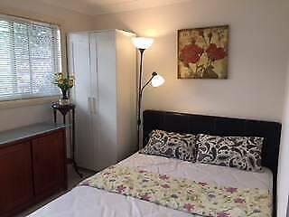 Fully Furnished, NEWLY RENOVATED Studio in Kensington for Rent