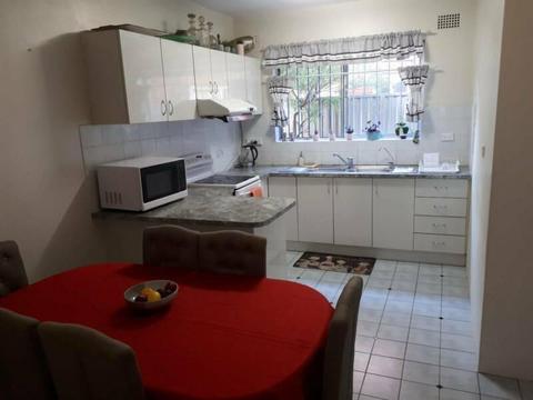 3 BEDROOM UNIT WITH LAUNDRY IN EASTGARDENS - GOOD SIZE&CONDITION