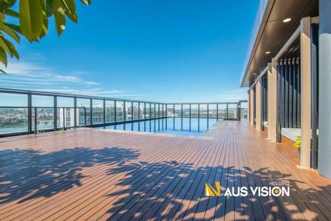 Wentworth Point Luxury 2bedroom apartment with rooftop pool