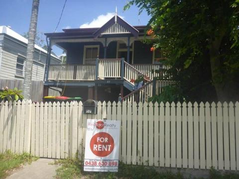 Annerley to rent Prince St Queenslander 3 beds email or text Agent