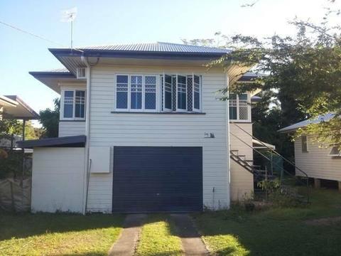 Gorgeous High-Set Queenslander House for Rent in Manunda