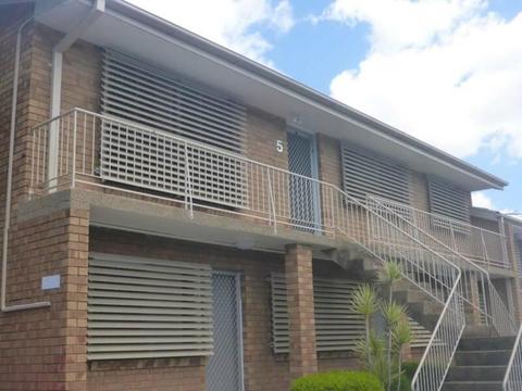 Coorparoo 2 bed unit to rent now 1-94 French Street OPEN FRIDAY 11AM