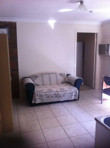 One bedroom unit flat for rent in Robertson