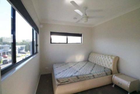 Air conditioning, Full furnished Large Room includes bills - Calamvale