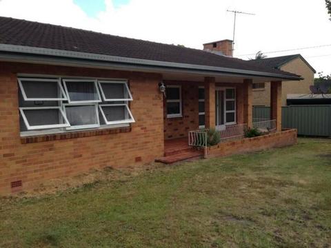 TOLET SPACIOUS HOUSE WITH FENCED LAND LOGAN CENTRAL