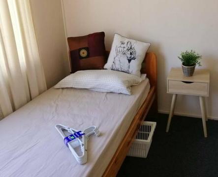 TWO STUDENT ROOMS FOR RENT IN WOODRIDGE/COMPTON RD. ARAE AT $110/W