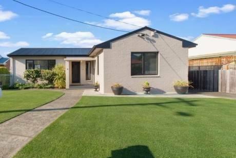 Immaculate - 3 Bedroom - Montrose