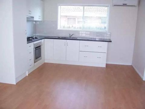 Refurbished 1-bedroom unit close to town