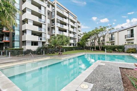 BURLEIGH - SPACIOUS 2 & 3 BEDROOM APARTMENTS FOR SALE