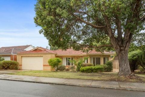 4BED 2BATH HOME MELVILLE