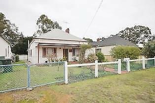 HOUSE 4 BEDROOM ON COLLIE RIVER, WALK TO TOWN