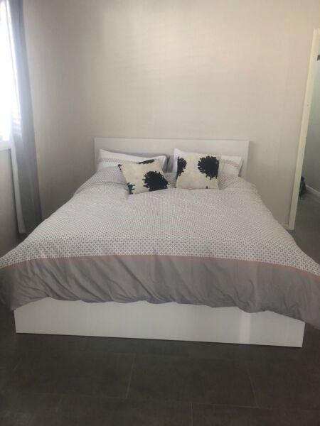 Large room in Sefton Available