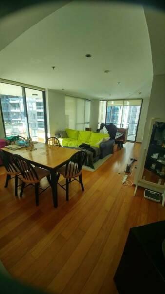 looking for a girl room mate(CBD Quest hotel apartment)