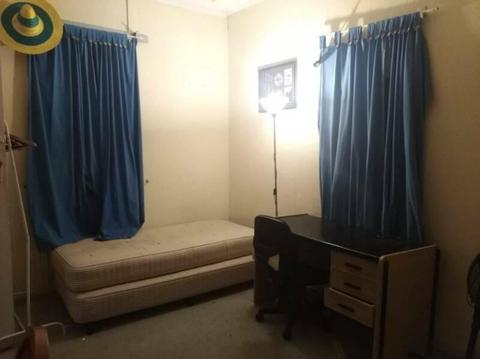 Close to the city !! Share room for BOYS