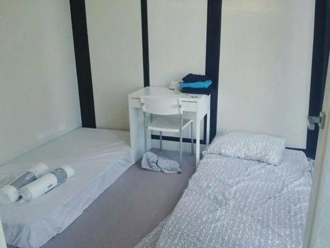★Looking for friendly flatmates on 568Collins st★