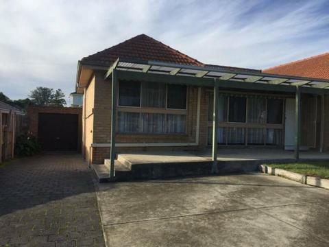 Rooms Furnished/unfurnished Available walking distance Deakin Universi