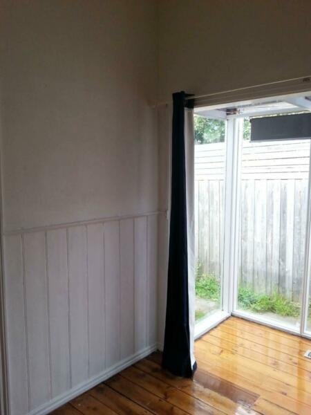 Surrey Hills (near Balwyn) house with 2 rooms to share