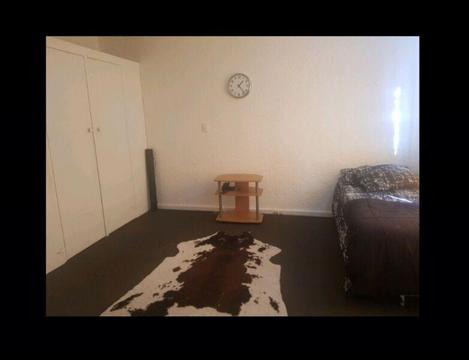 Furnished room available near Deakin University ★