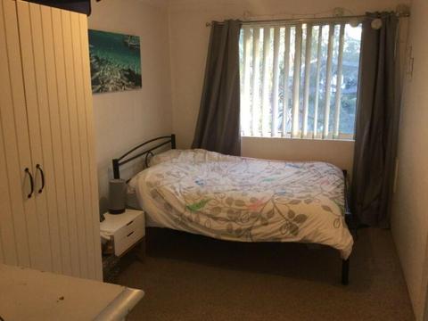 Room with own bathroom in heart of Manly