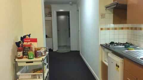 One badroom apartment in cbd available until mid July