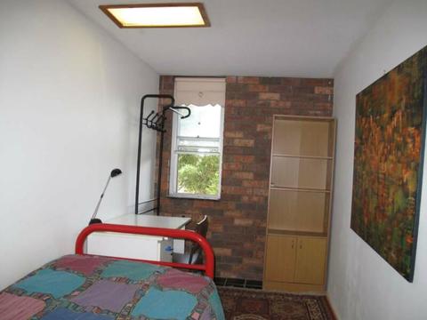 YOUR FURNISHED ROOM CLOSE TO PUBLIC TRANSPORT