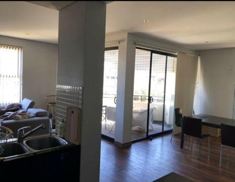 Twin room for female available now!! // Pyrmont