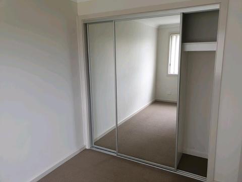 Fully furnished Private Room in a Town House for Rent