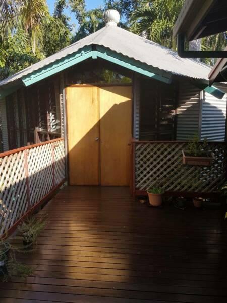 Room for rent in beautiful tropical house in Nightcliff