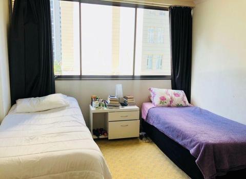 Shared room in the city for a woman