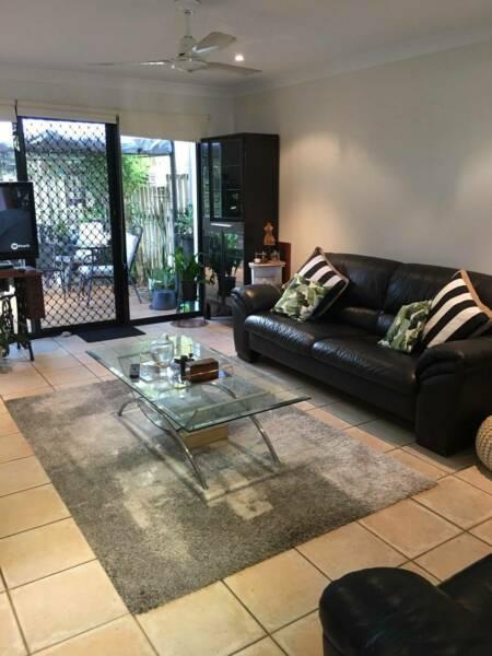 Bundall / Surfer Paradise - 2 Rms to rent