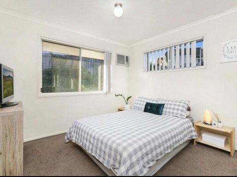 Furnished room with ensuite for Indian Girl in Mt Gravatt East