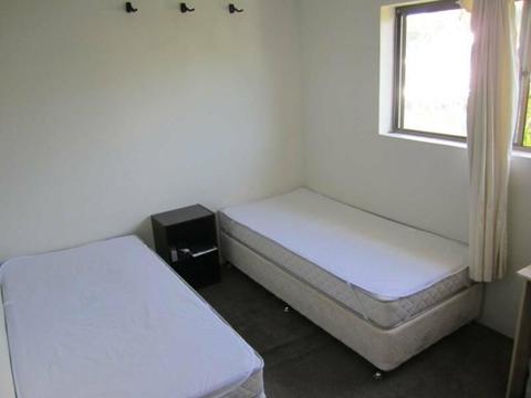 Share Room for a couple or 2 friends! Kangaroo Point