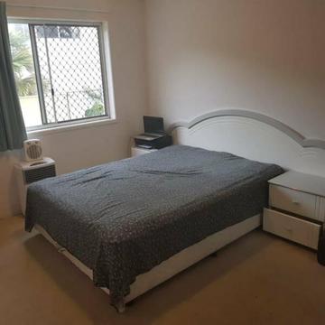 Room for rent in chevron island