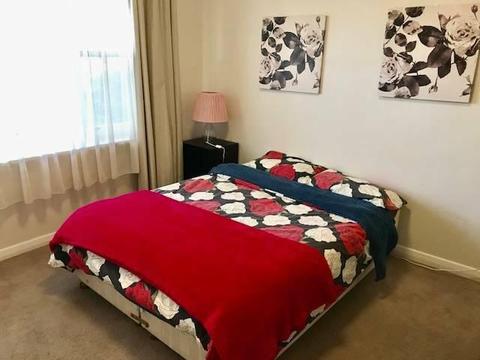 Charming QUEEN Furnished Room FEMALE STUDENT RICHMOND incl BILLS
